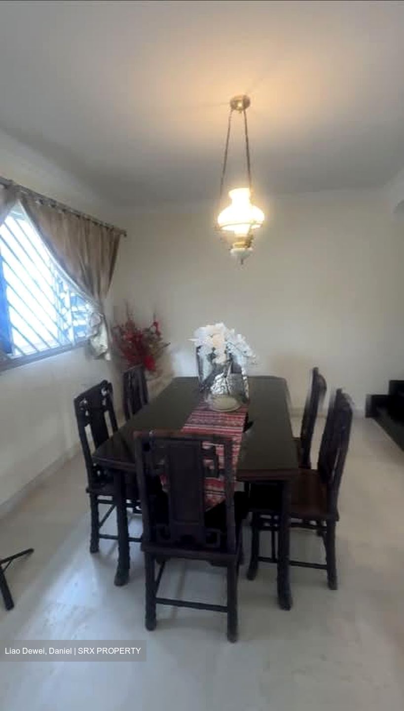Blk 124 Tampines Street 11 (Tampines), HDB Executive #588237781